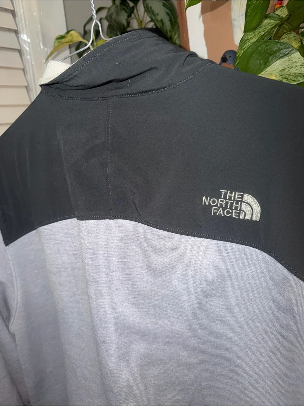 The North Face Men's Black & Light Gray Fleece Performance Jacket